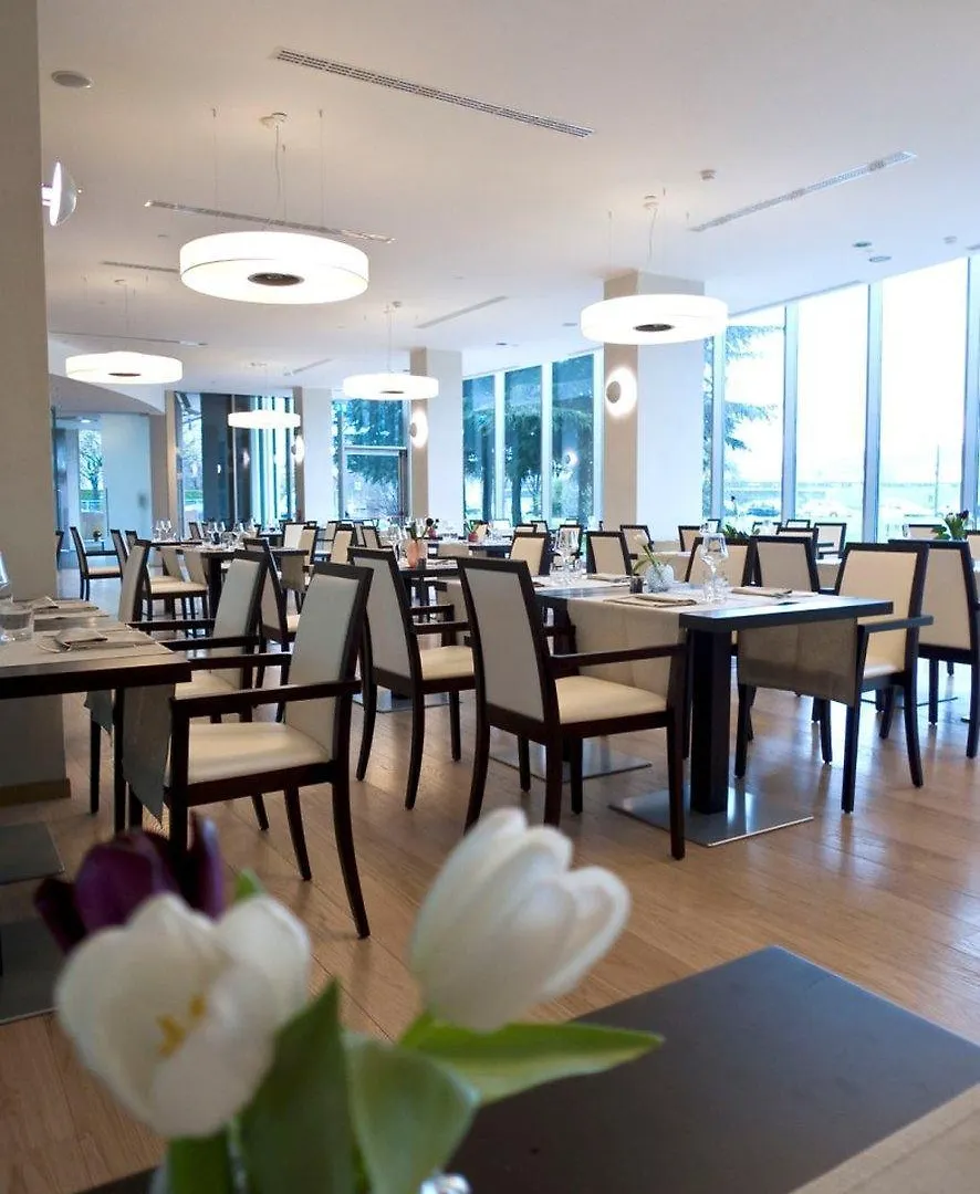 Best Western Plus The Hub Hotel Milão