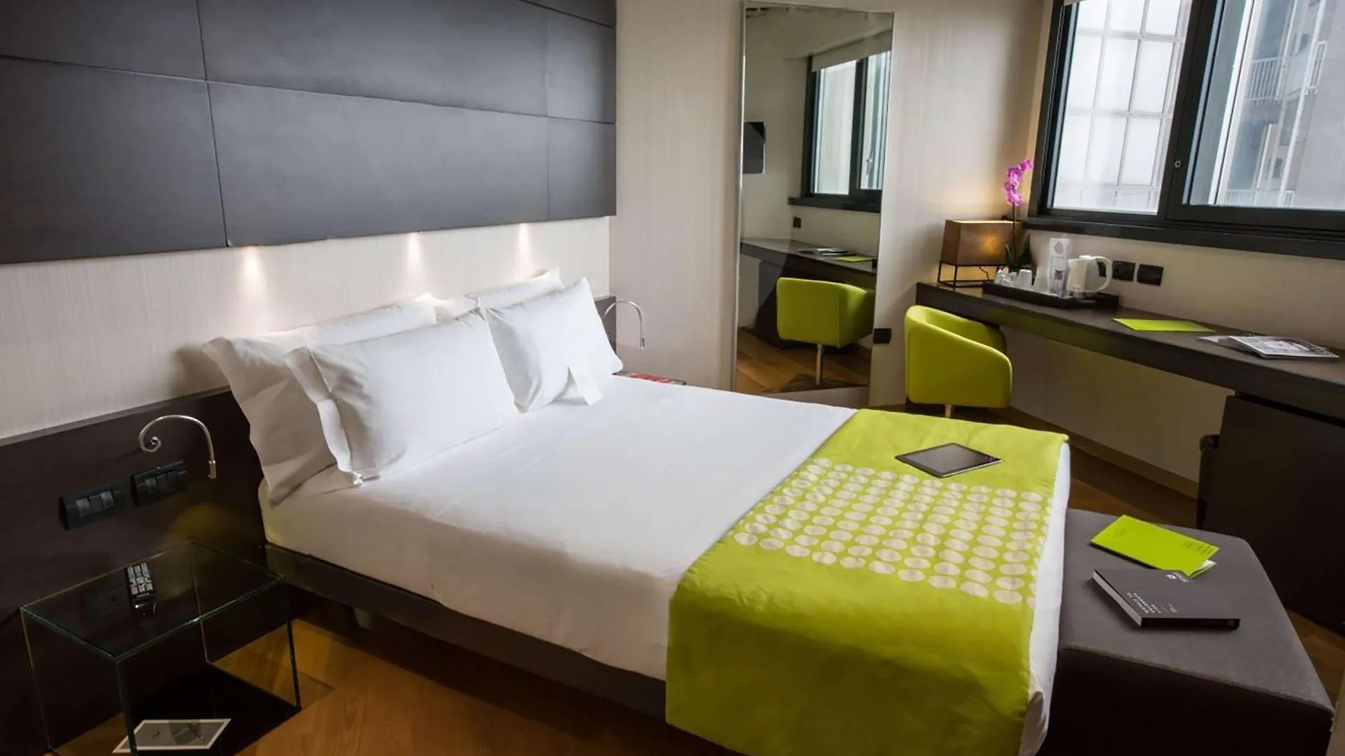 Best Western Plus The Hub Hotel Milão
