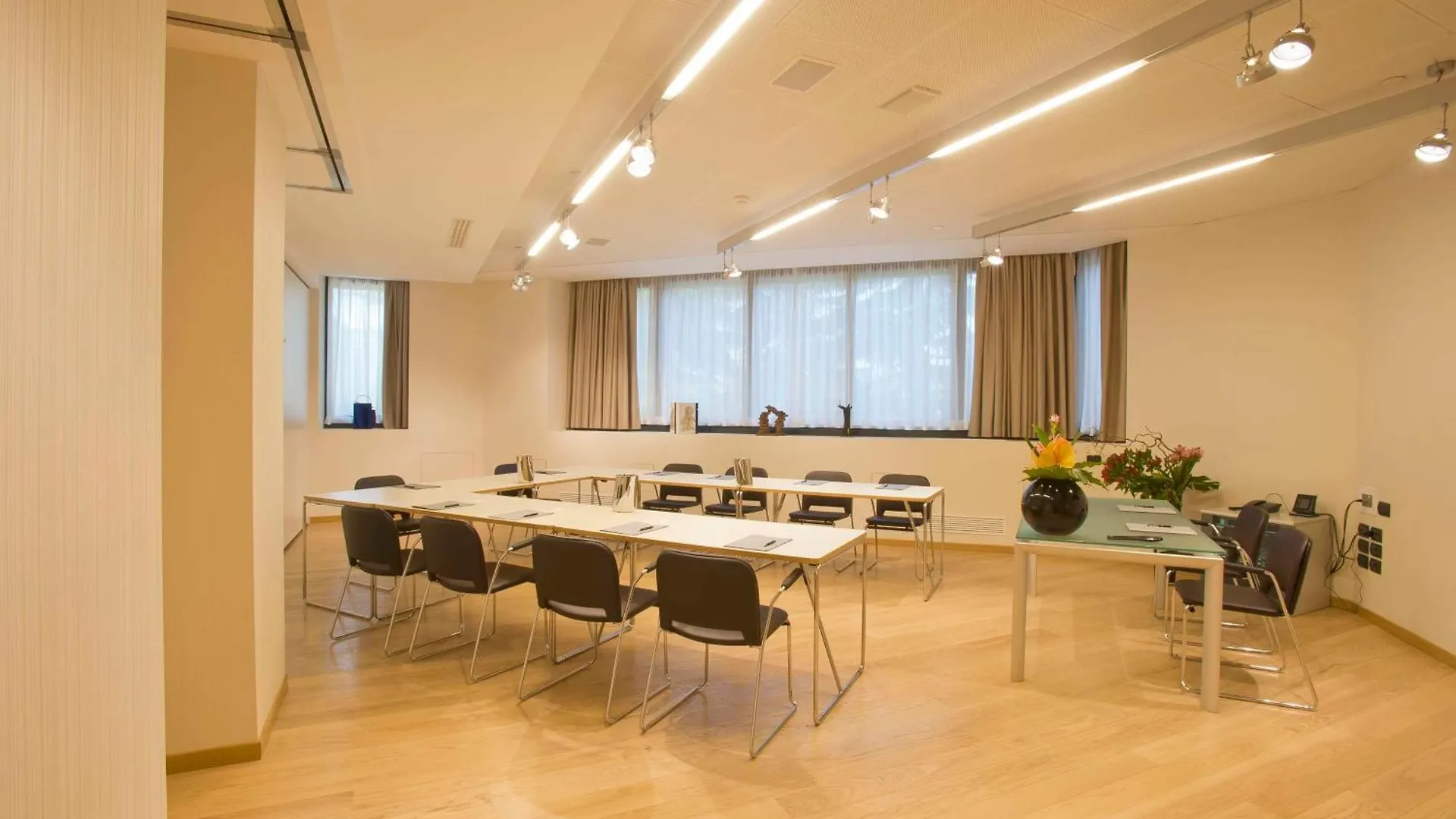 Best Western Plus The Hub Hotel Milan 4*,