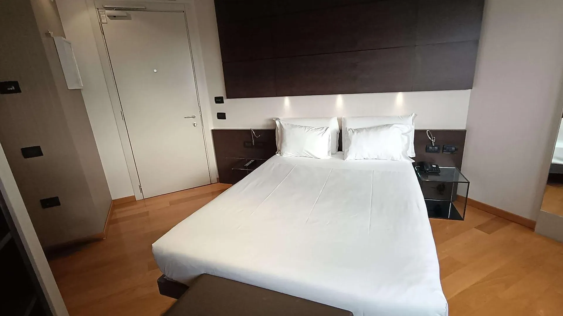 Best Western Plus The Hub Hotel Milano 4*,  Italia
